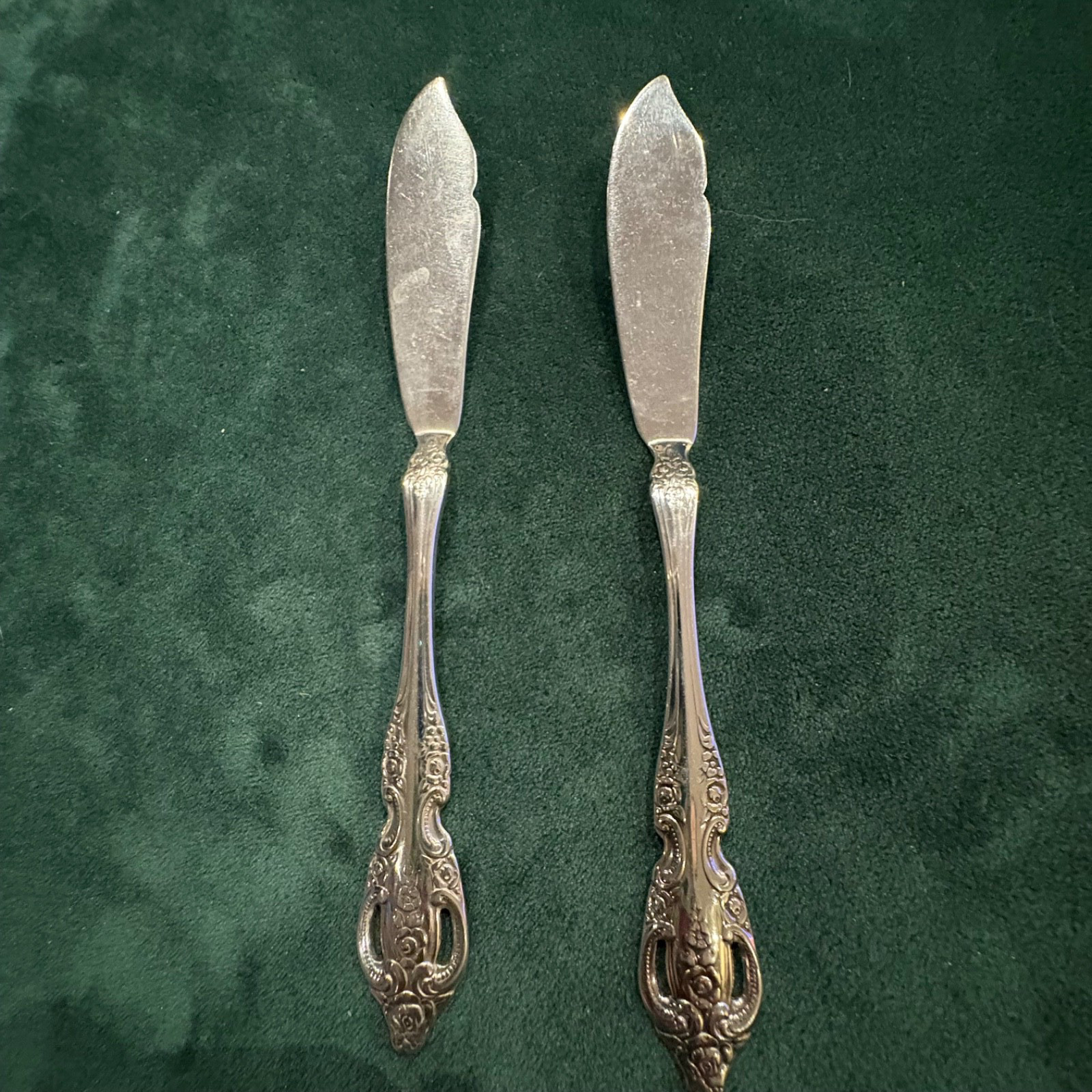 2 Oneida Michelangelo Stainless 6" Master Butter Spreaders