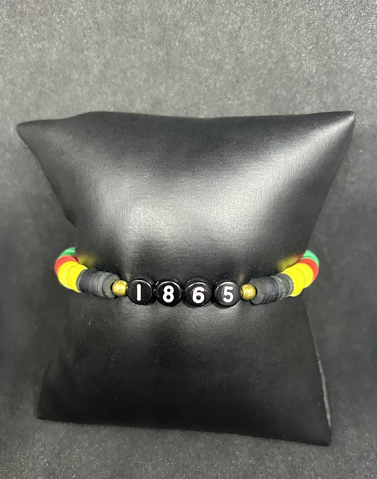 1865 (Holiday) Heishi Bracelet