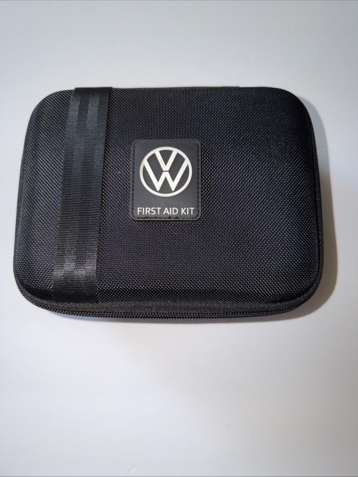 Volkswagen First Aid Kit OEM 000 093 108 L 9B9