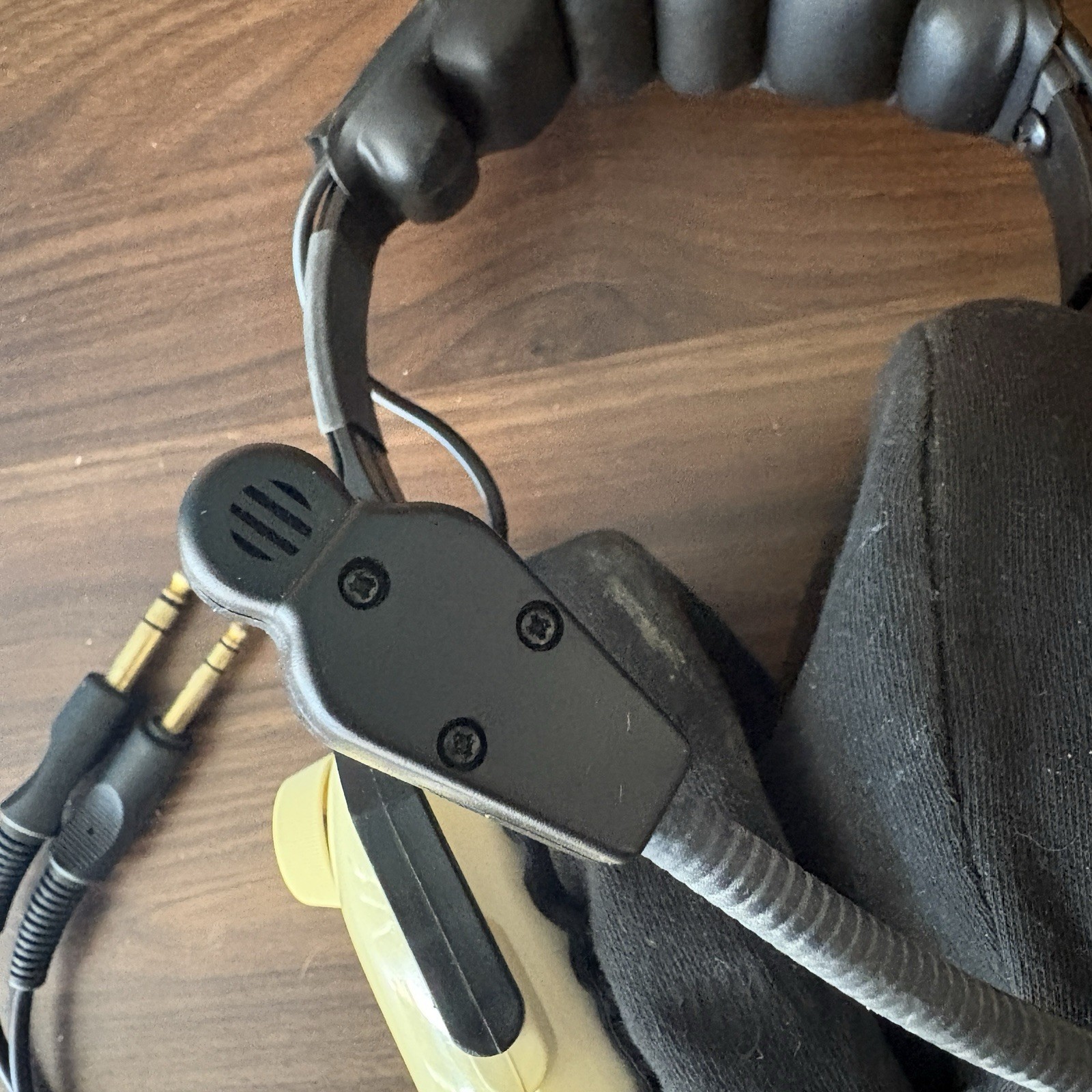 Soft Comm C-35 White Knight Aviation Headset with Microphone