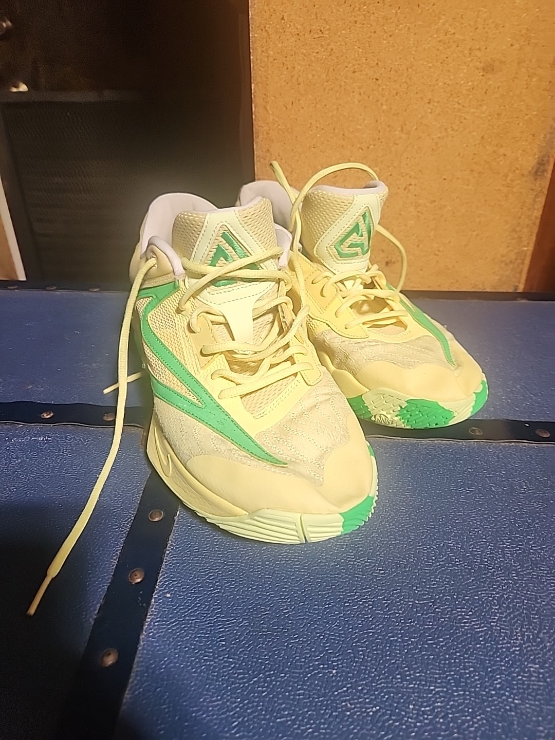 Nike Mens Giannis Immortality 3 Basketball Shoes Yellow/Green Size 11 .5