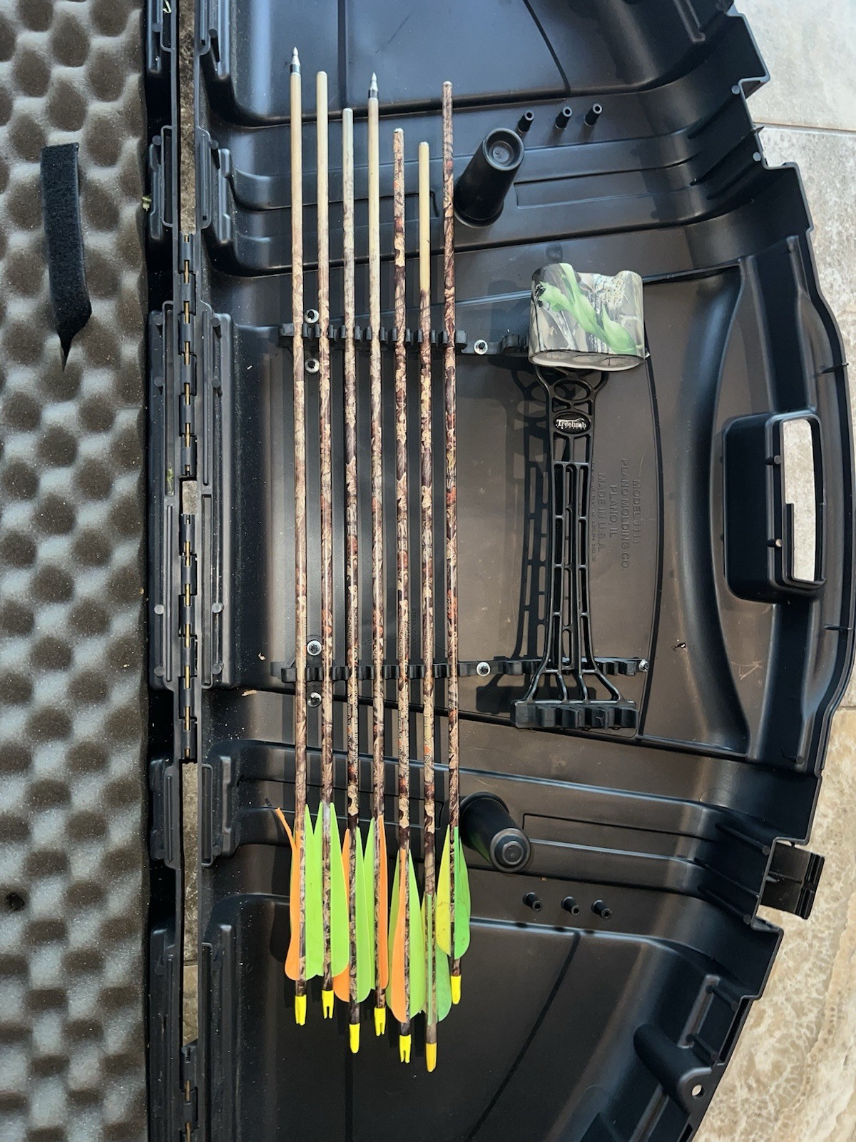 PSE Firestorm Compound Bow Archery RTH Plano Case Cobra Sight 70 Pound Draw Used