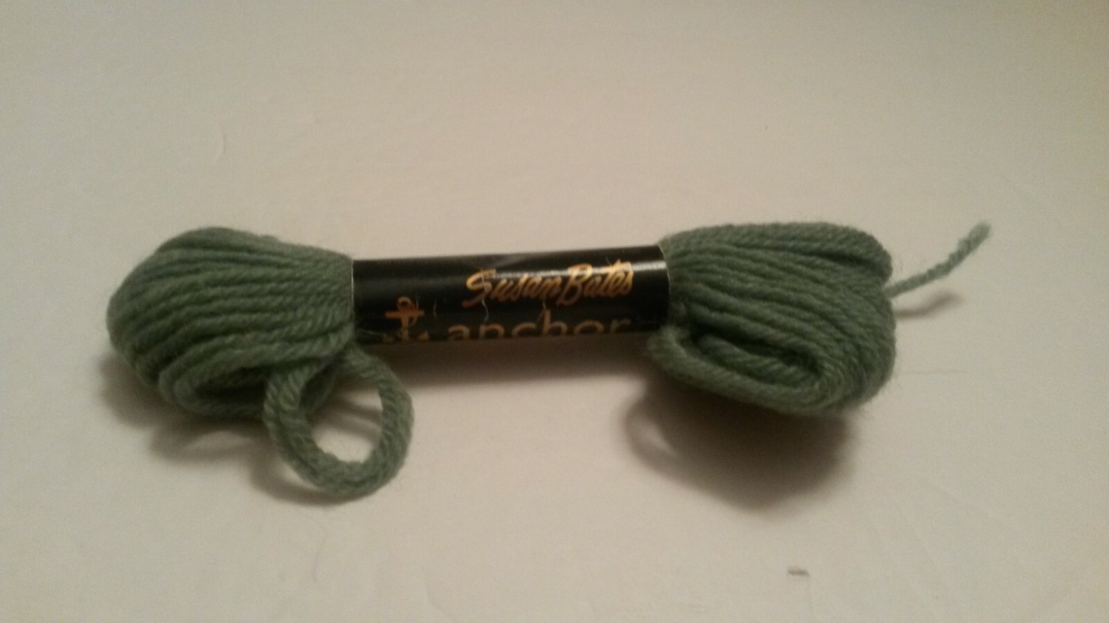 Susan Bates Anchor 0505 Green Color-Fast Moth Resistant 15yds virgin wool