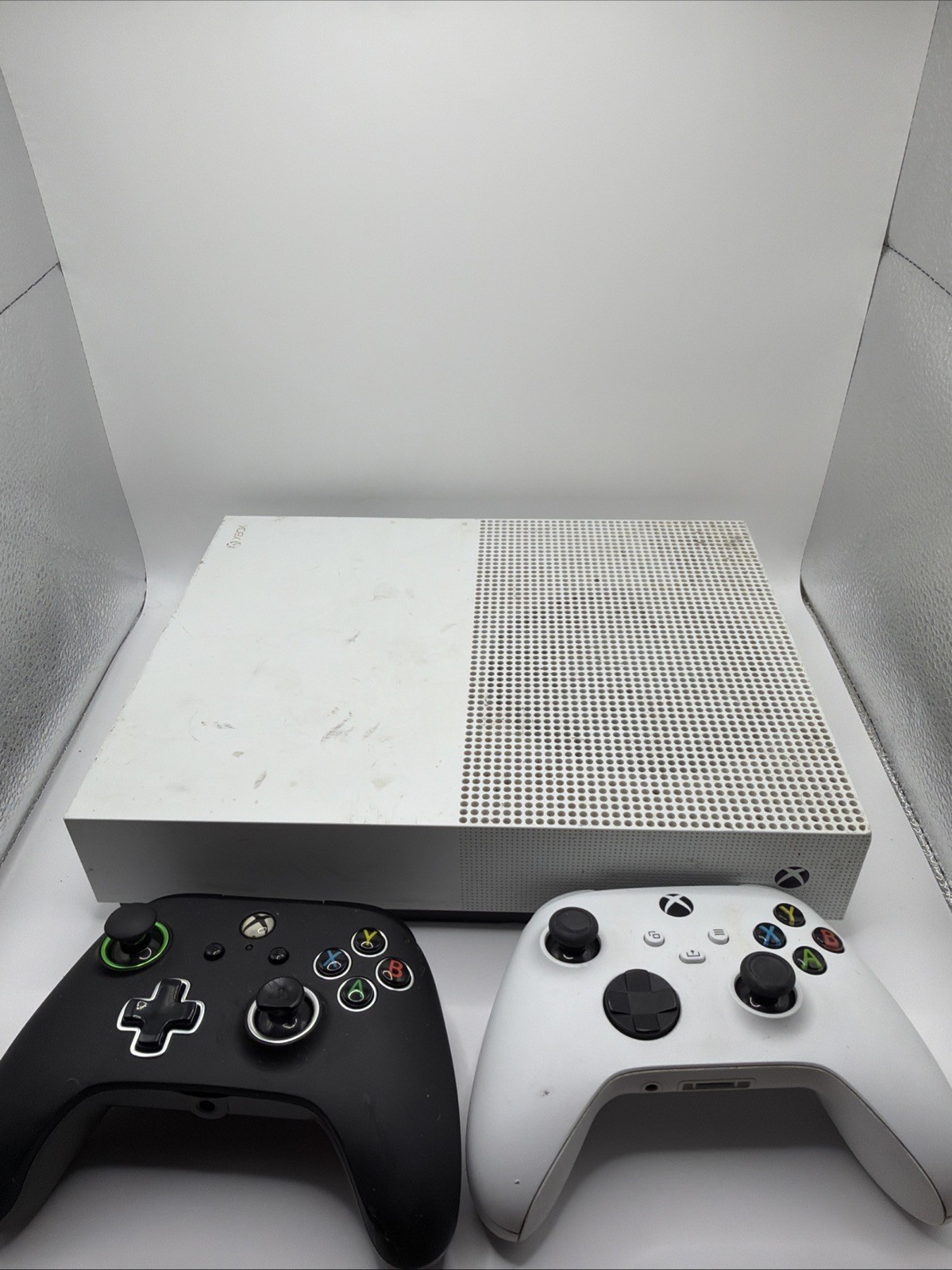 Microsoft Xbox One S 1TB All-Digital Edition Console - White untested parts only