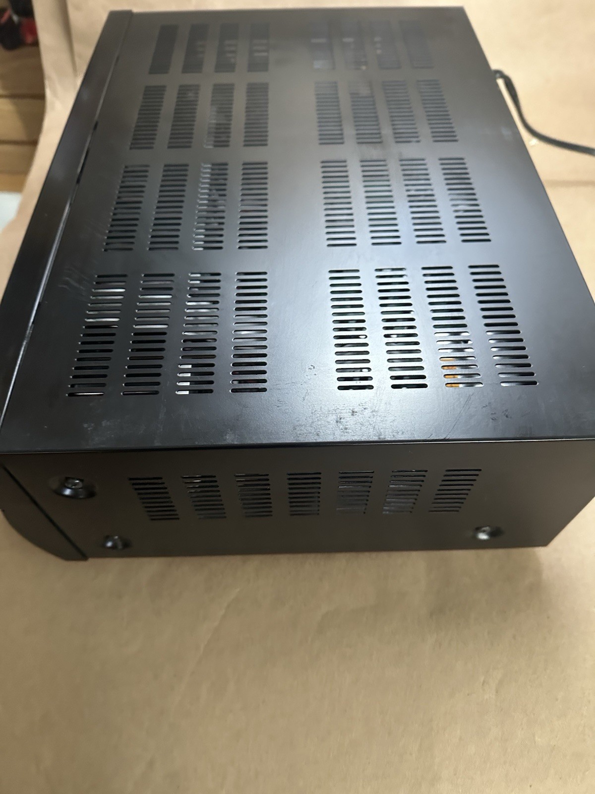 Accurian 6.1 Channel Audio Video Surround Receiver Model 31-5048 (RadioShack)