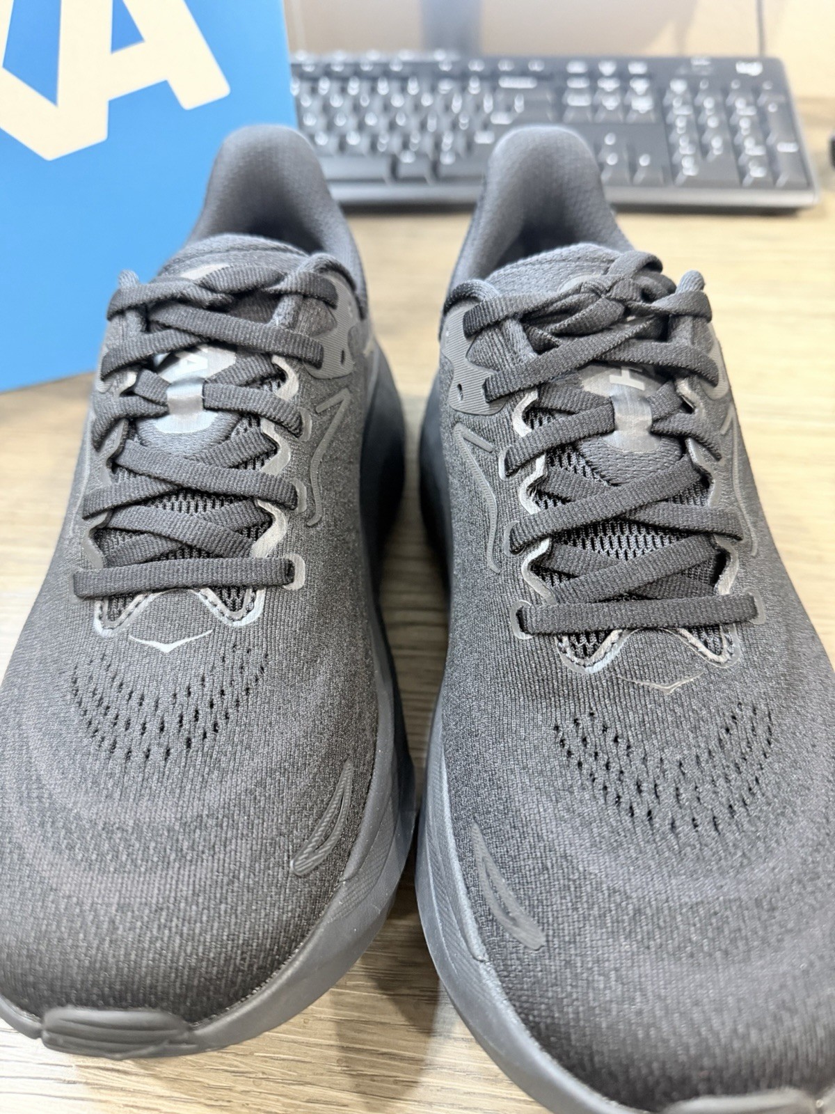 Hoka one one Arahi 8 black wide Womens Size 8.5D New With Box 🔥