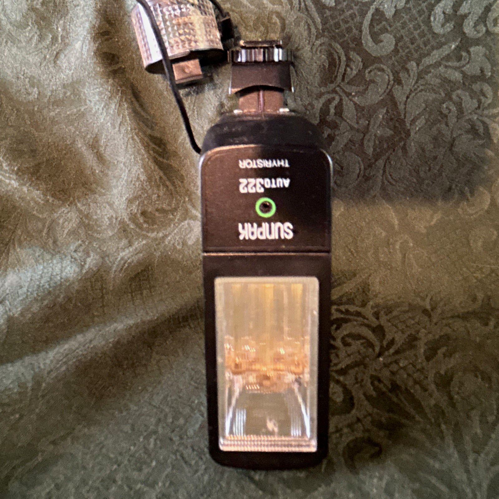 Sunpak Auto 322 Thyristor Shoe Mount Hot Shoe Strobe Flash for Film Cameras