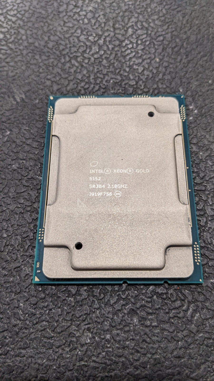 Lot of 5 SR3B4 Intel Xeon Gold 6152 Processor 30.25M Cache, 2.10 GHz CPUs
