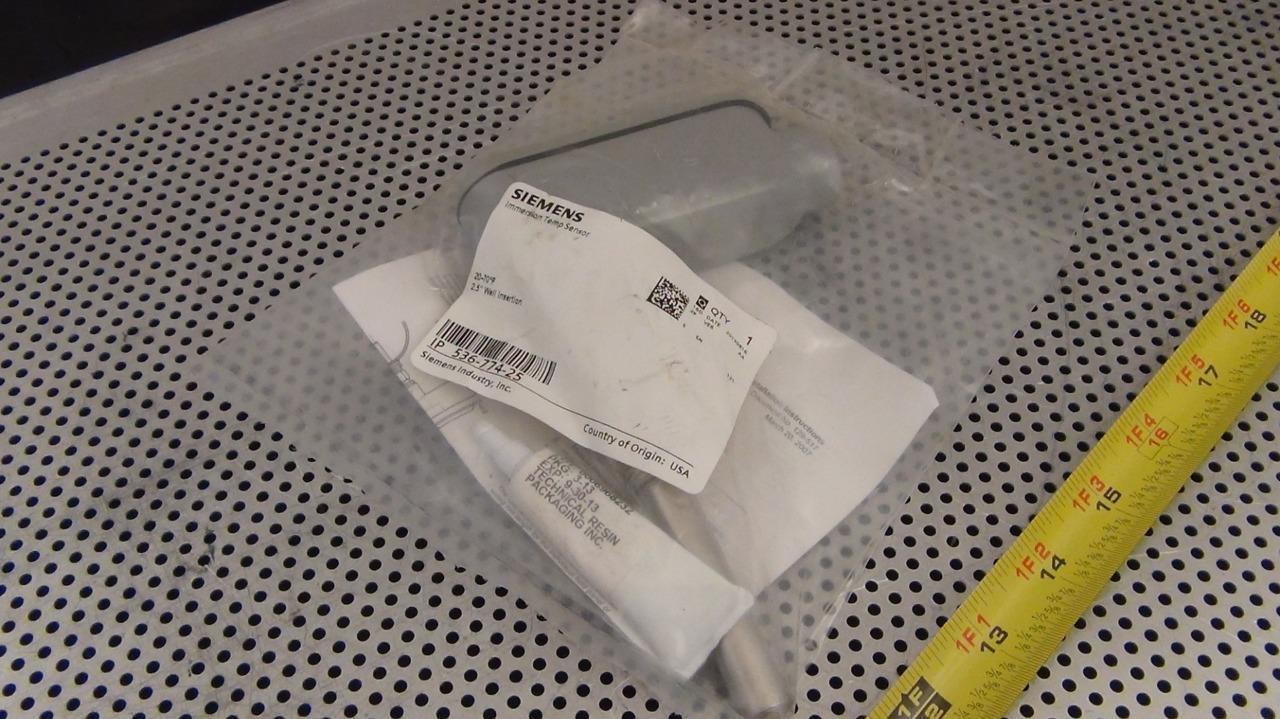 Siemens 536-774-25 Immersion Temperature Sensor 20-70F - NEW - Never Installed