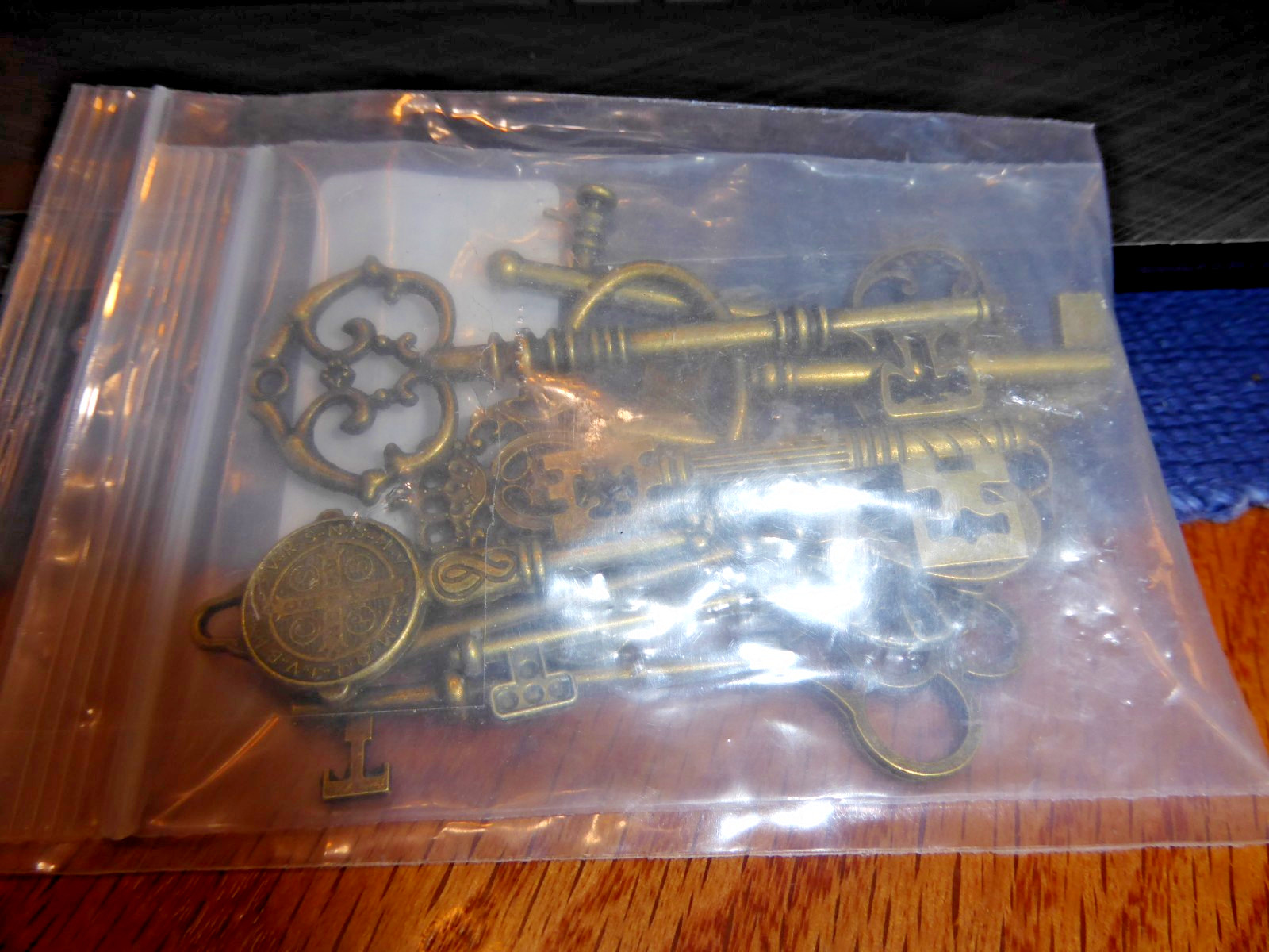 10 Antique Skeleton Keys Set Reproduction for Furniture Cabinet Door Drawer Keys