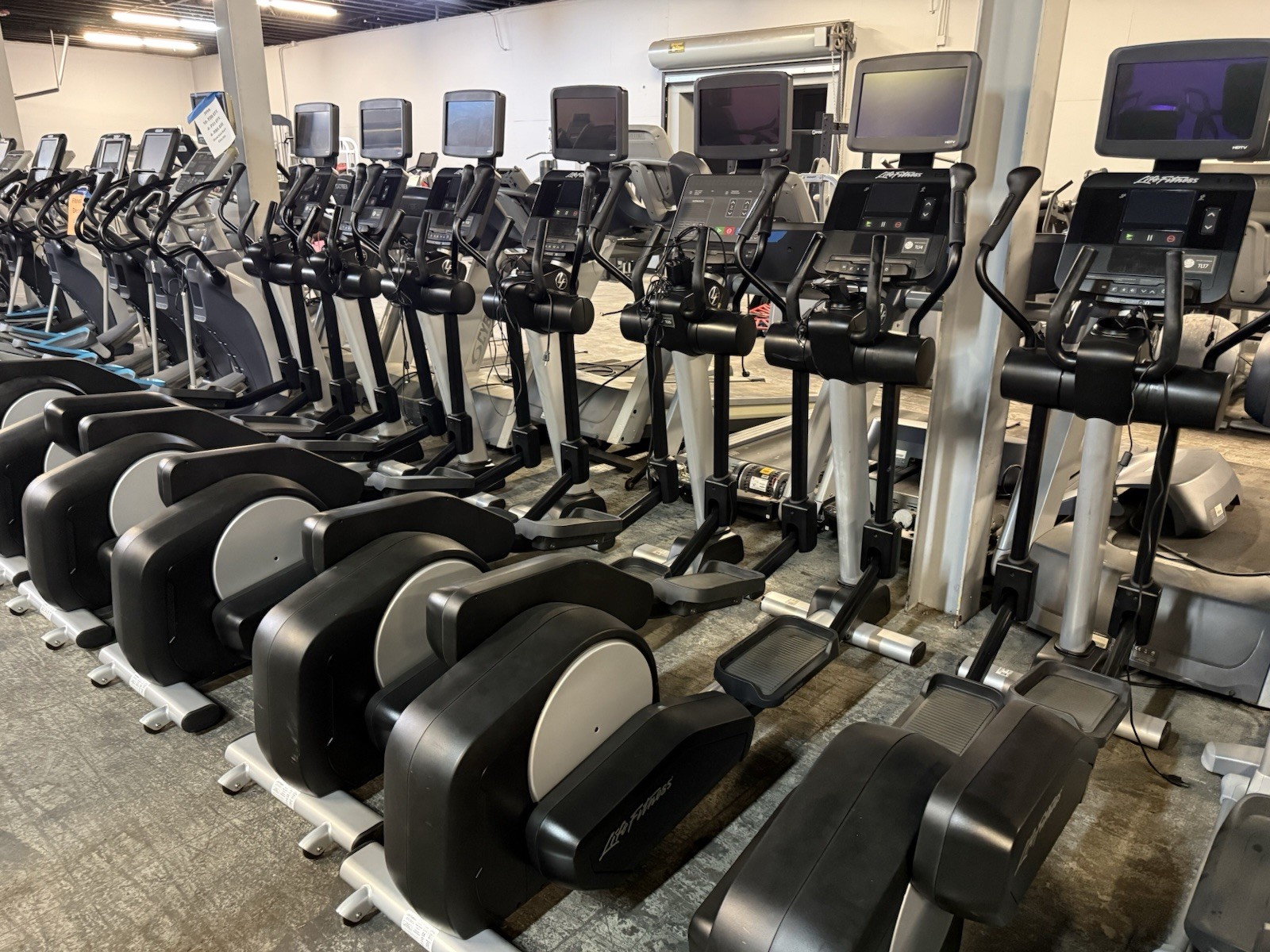 Life Fitness Integrity Cross Trainer