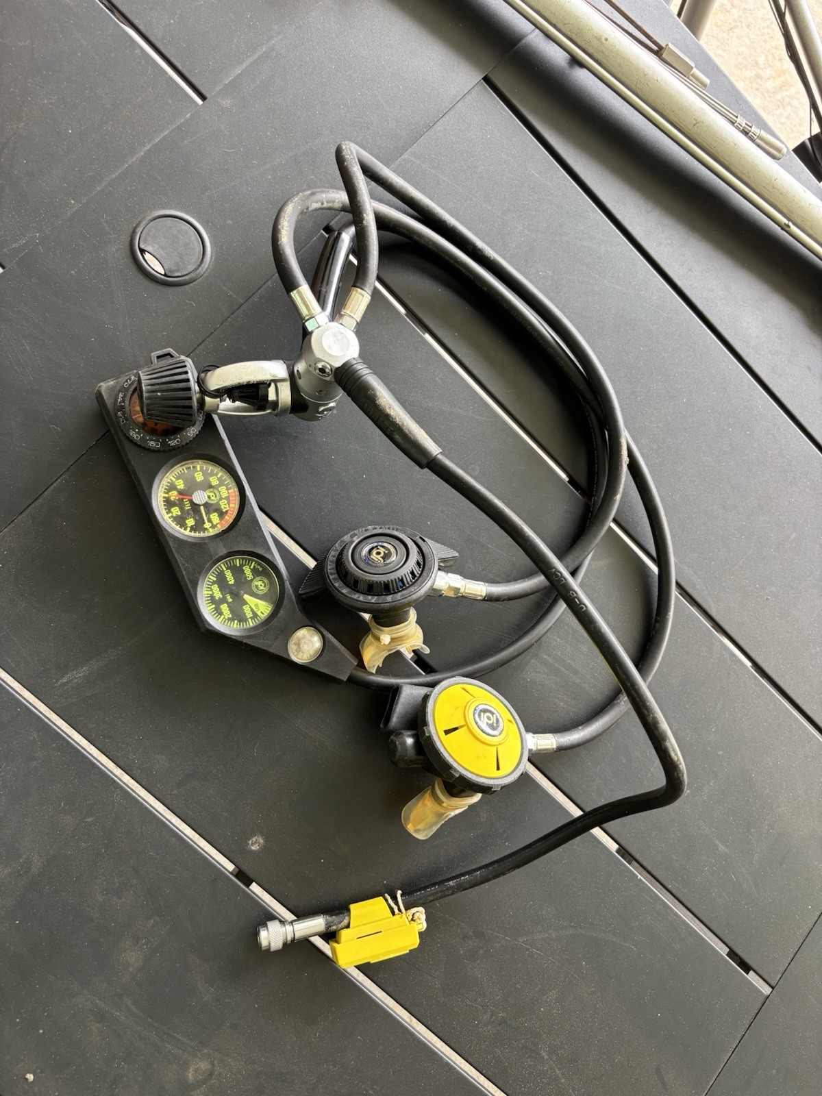 IDI Scuba Regulators, 1st and 2nd stage with 3 gauge console