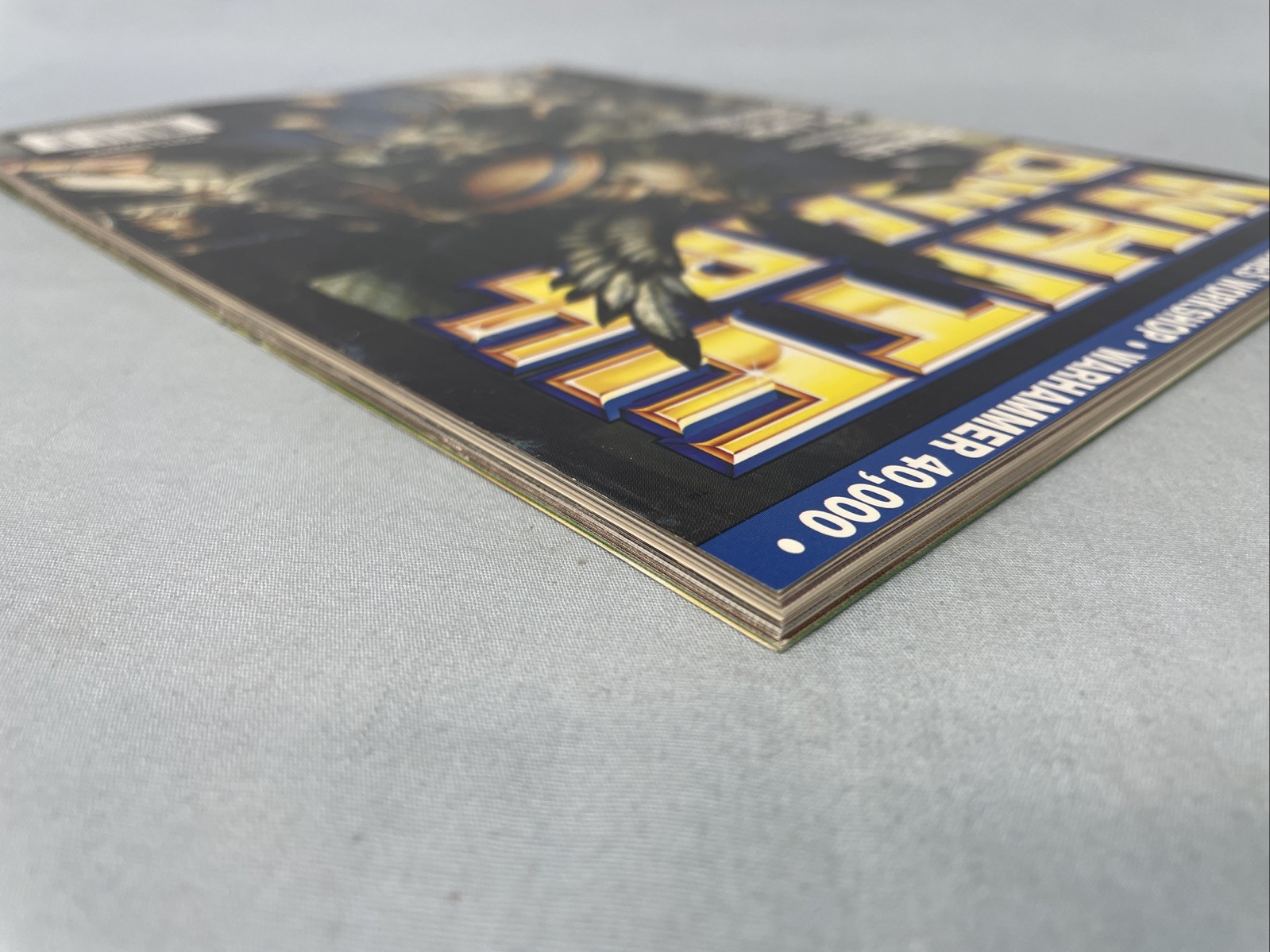 Warhammer Games Workshop White Dwarf Magazine 252 With WH Playsheet Attached