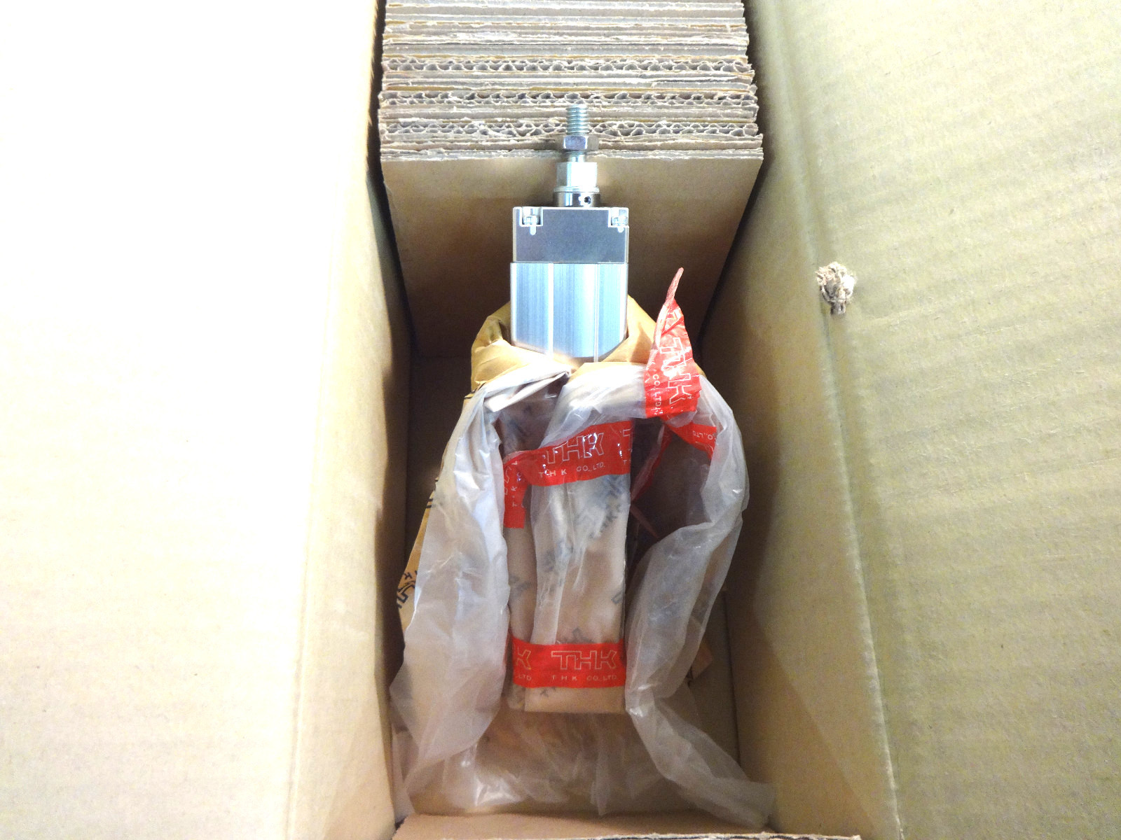 NEW IN BOX THK VLA-CT-35-06-0050-N-000-N-N-N LINEAR ACTUATOR