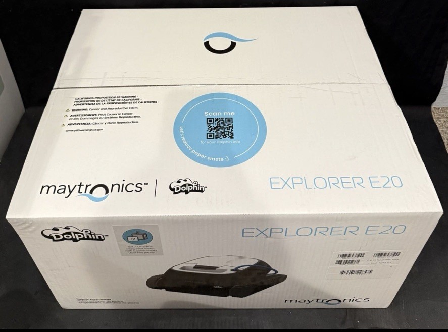 Dolphin Explorer E20 robotic pool Cleaner! New! FAST SHIPPING!