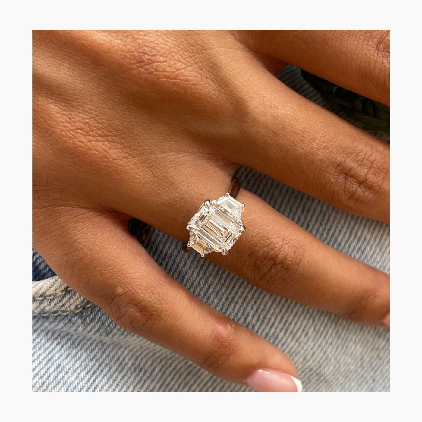 Diamond Emerald Ring VS1 F IGI Certified 2.5Ct Labcreated 18K White Gold 3 Stone