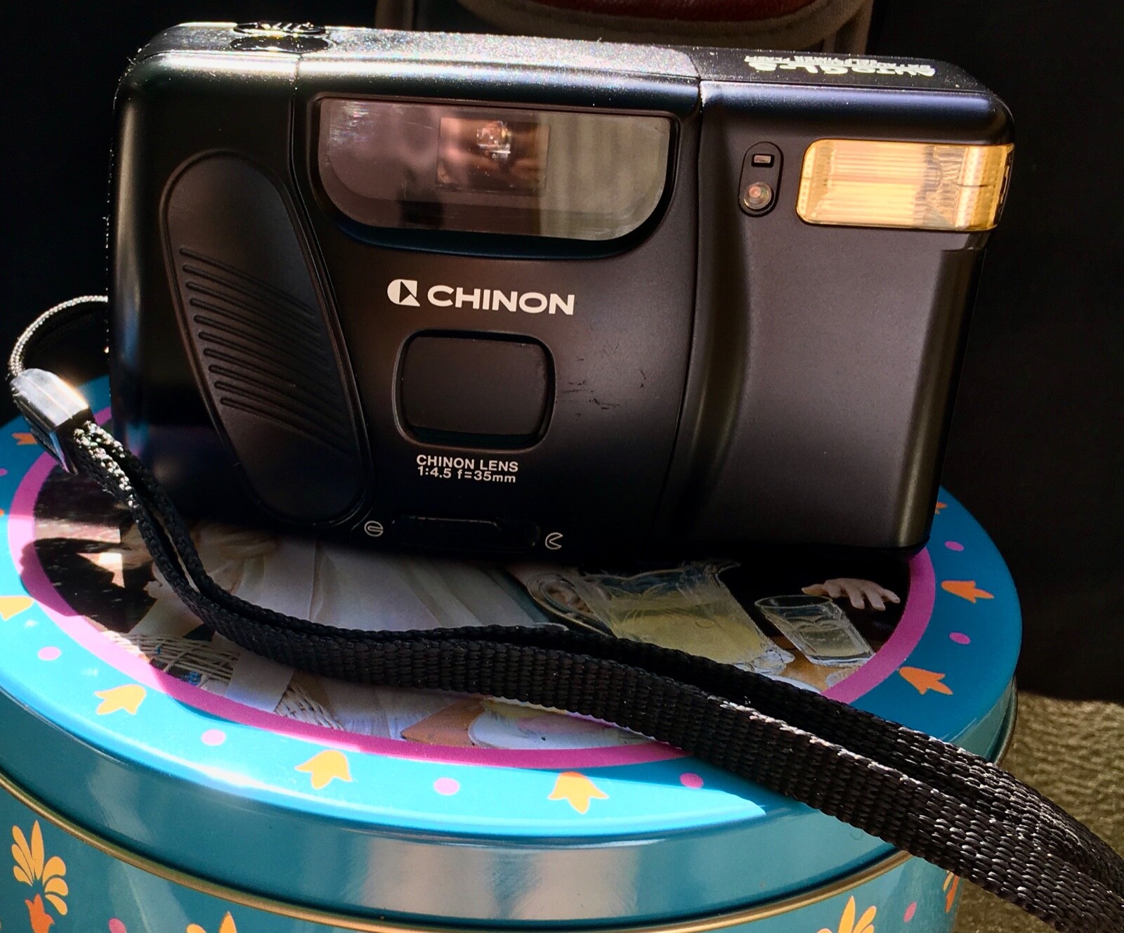 Chinon AUTO GL-S DX auto sensor flash self timer 35 mm Camera needs battery