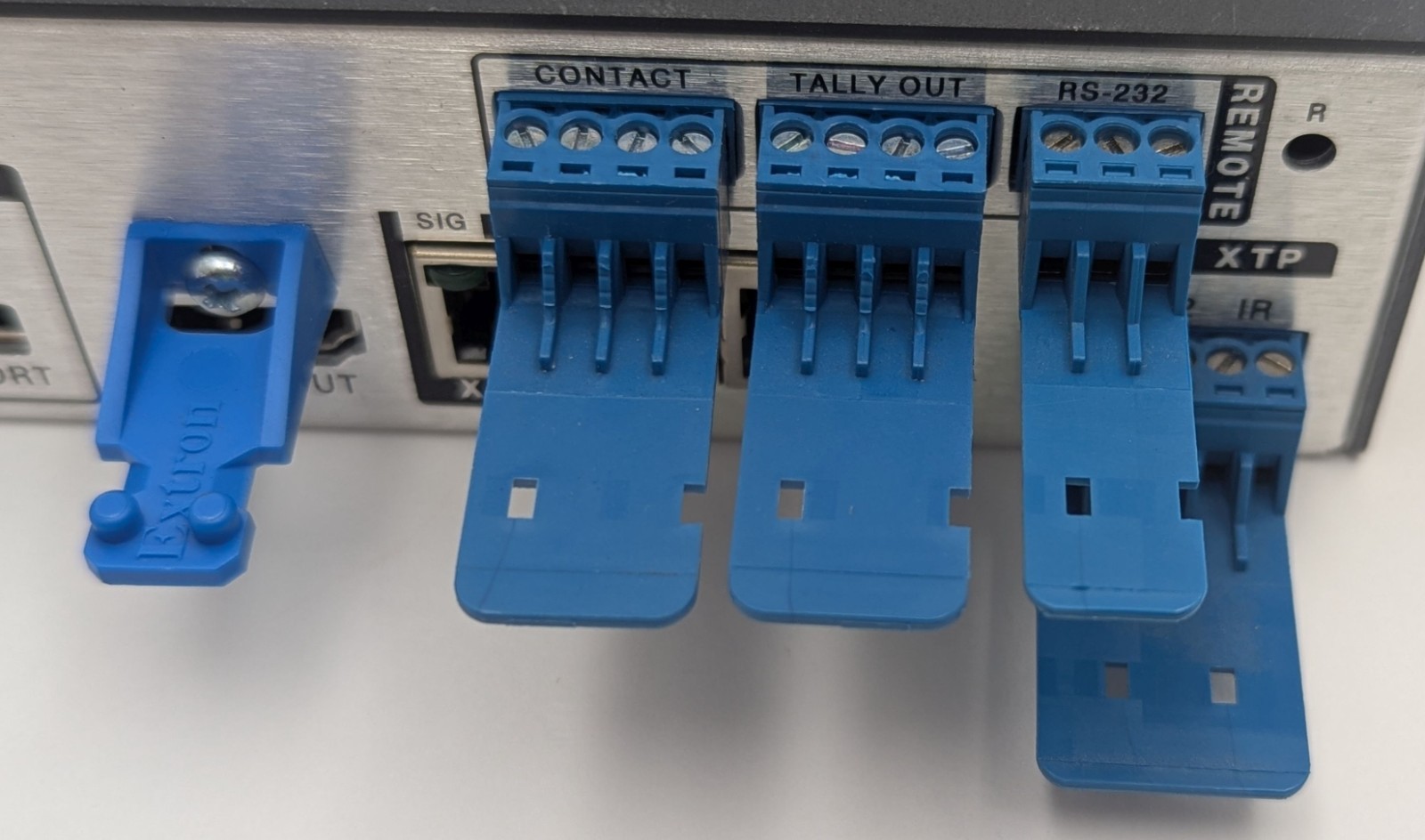 Extron XTP T USW 103 4K Three Input Switcher w/ HDMI Output & XtP 4K Transmitter