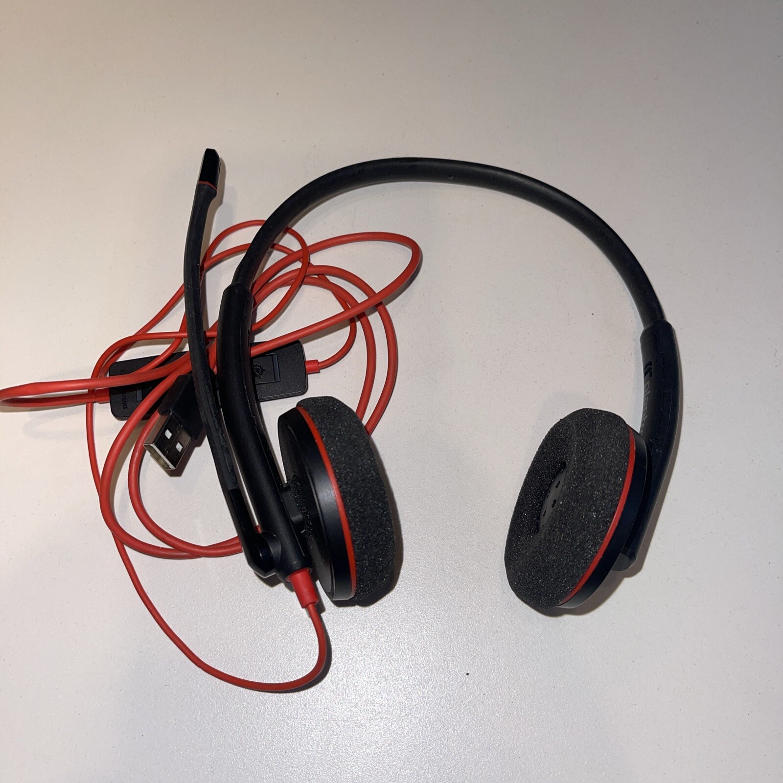 Plantronics - Blackwire 3220 - Wired Dual-Ear (Stereo) Headset