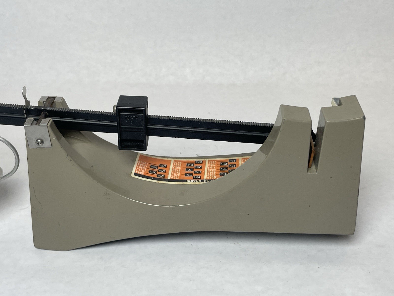 LYMAN “D5” PRECISION RELOADING POWDER SCALE - BEAM STYLE SCALE - MADE BY OHAUS
