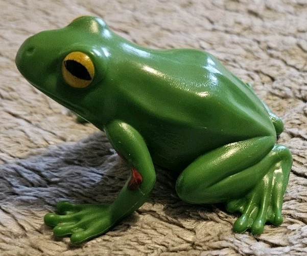 Toy Frog 2.5 Inches Tall