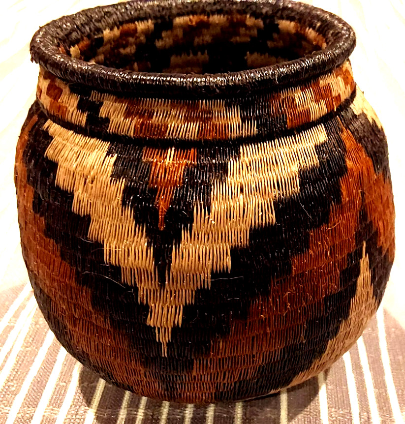 #2 Wounaan Indian Hand Woven Spiral Design Panama Basket 3" x 2 3/4"
