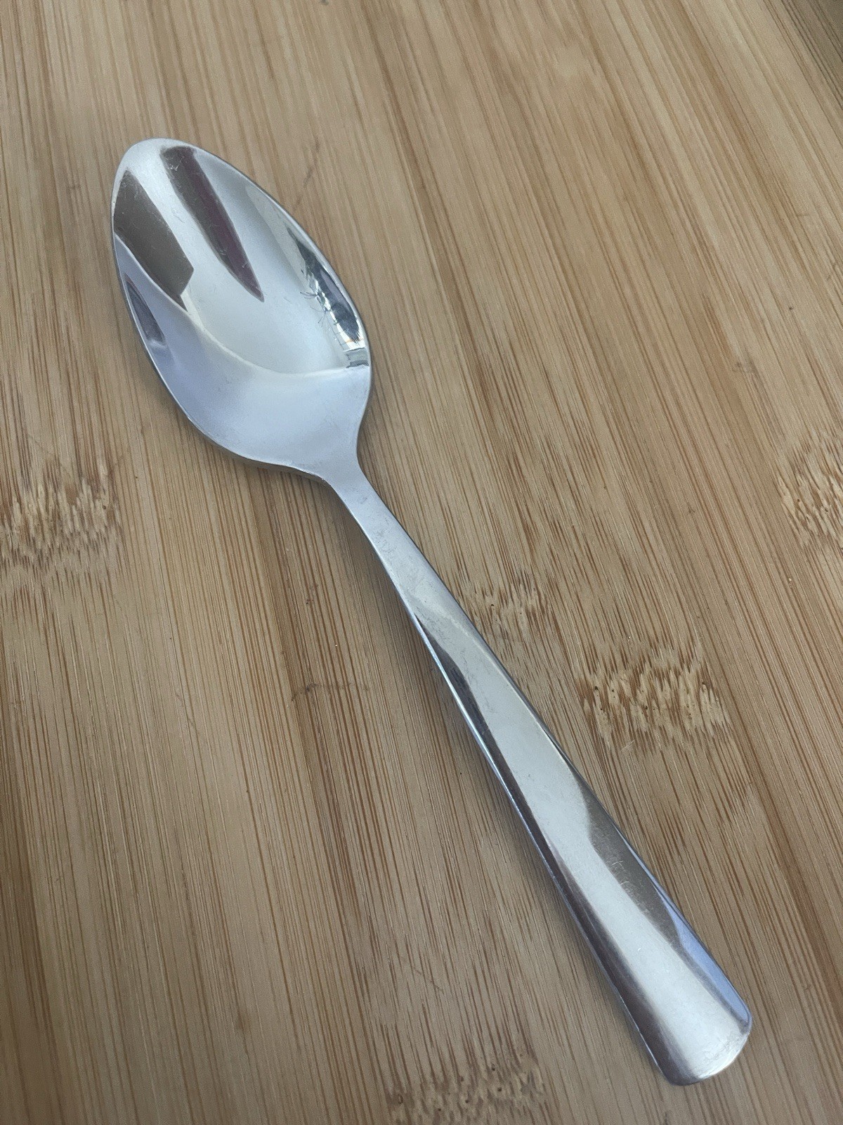 Oneida NOCHA Glossy Stainless Flared Handle Rounded Tip TEASPOON 6 3/8”