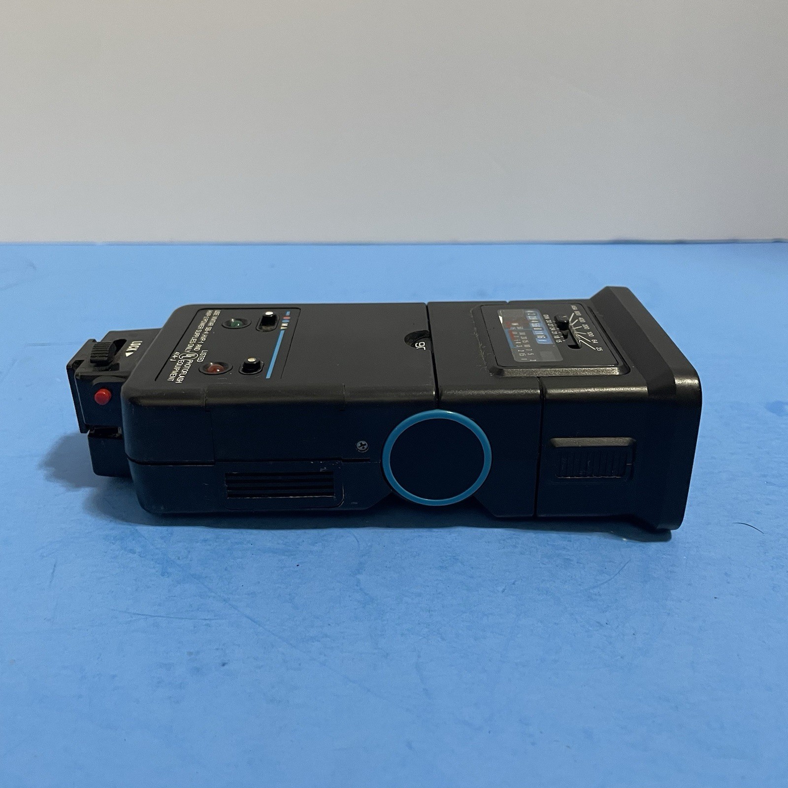 Vivid Zoom Thyristor 2500 Shoe Mount Electronic Flash Untested