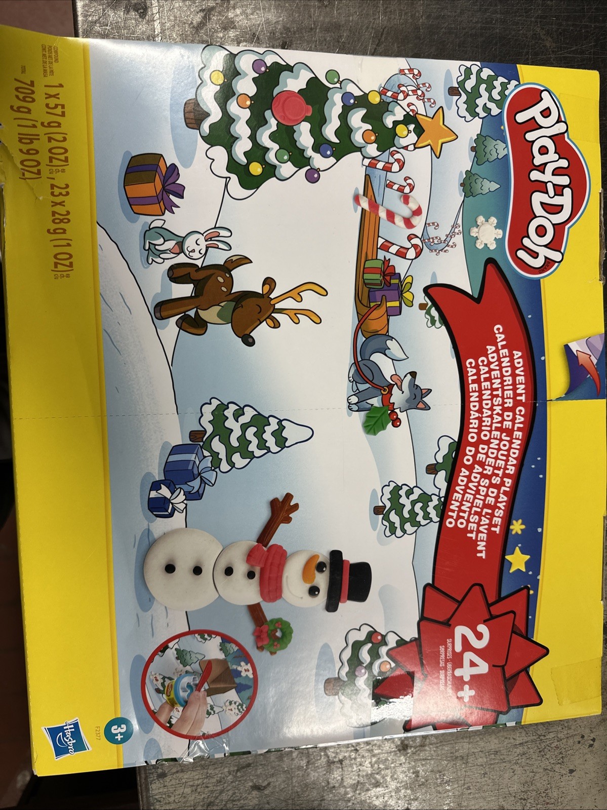 Play-Doh Winter Playset with 24 Containers w/Tools & mat -Advent Calendar