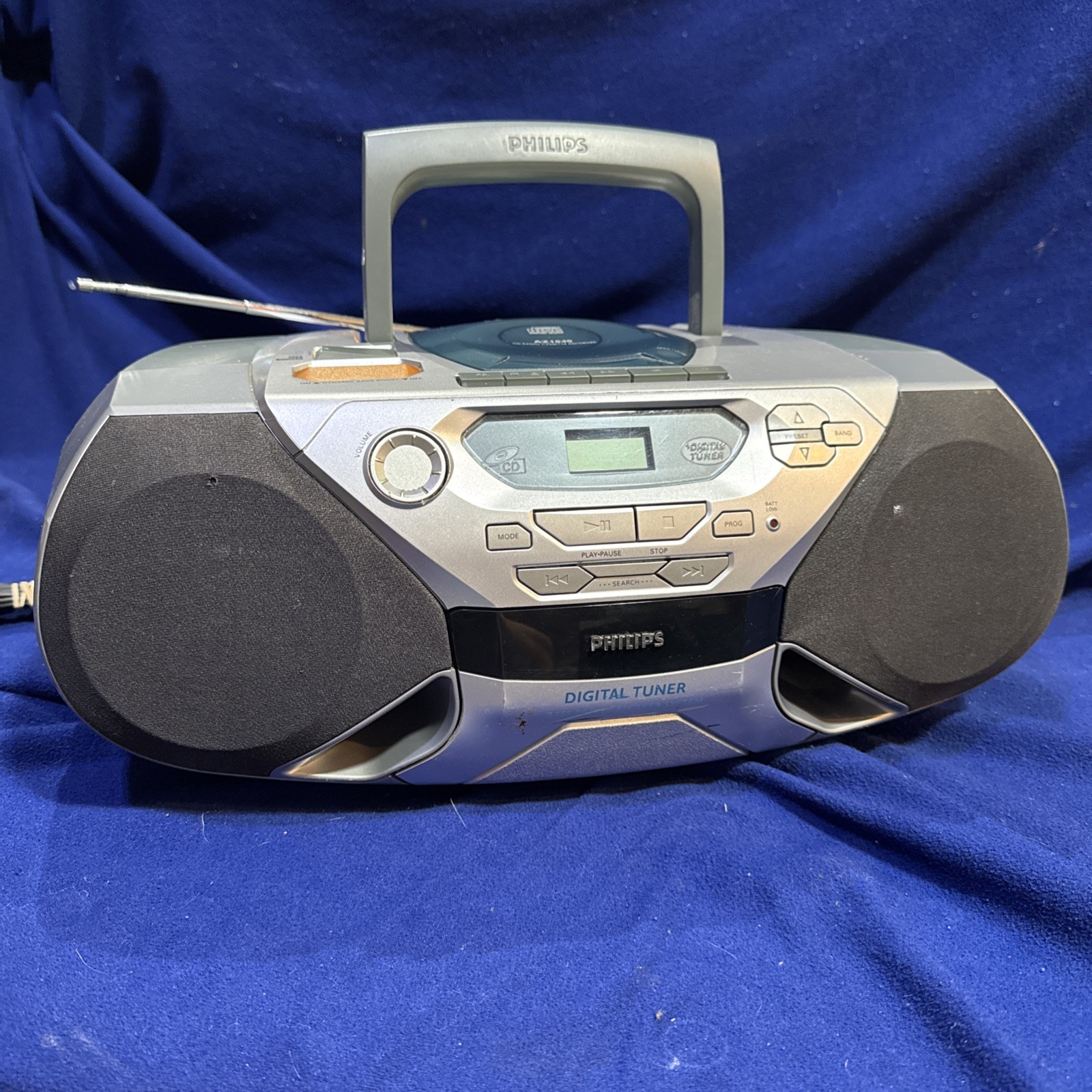 Philips AZ1040 Cassette CD Radio Boombox and Recorder - Tested- All Works