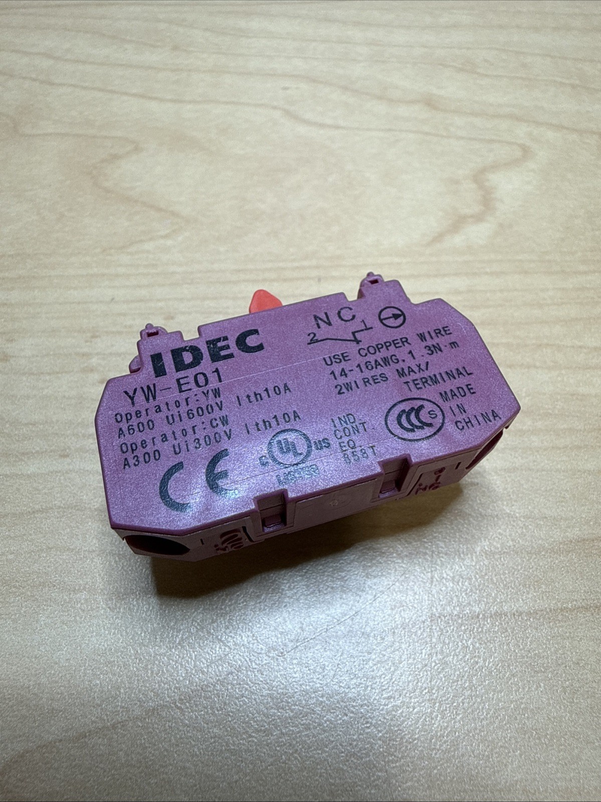 NEW! IDEC YW-E01 Switch Contact Block YWE01