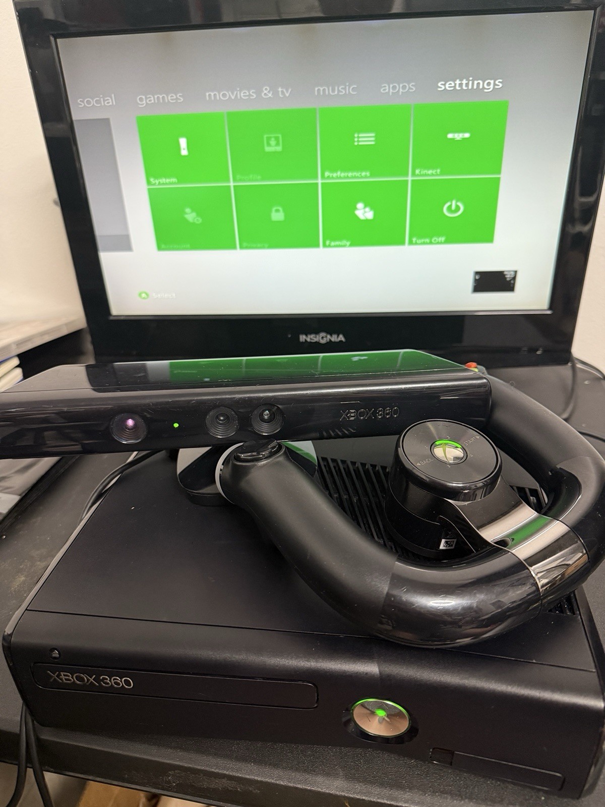 Microsoft Xbox 360 Slim Bundle 4 Controllers Kinect Speed Wheel 6 Games Tested