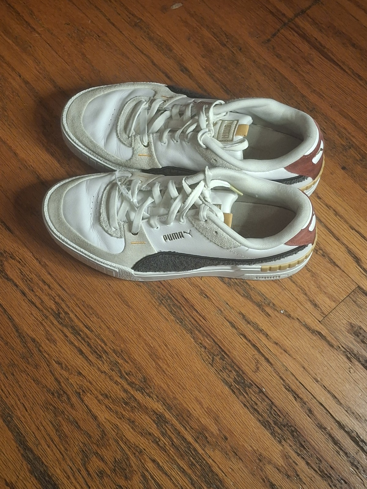 mens athletic shoes