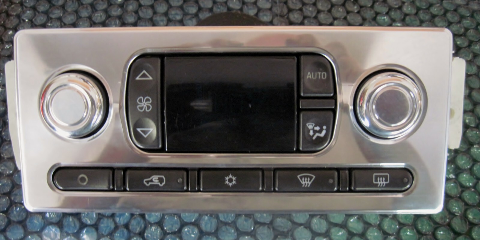 03-07 Chevy Silverado, Tahoe, GMC Sierra billet Digital HVAC w/knobs