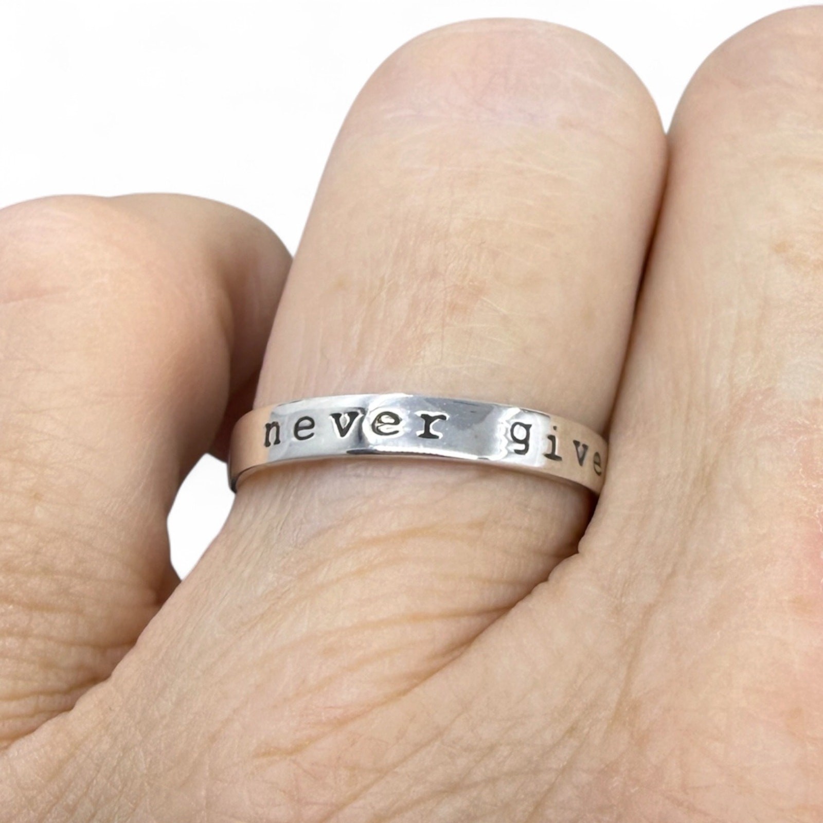 Never Give Up Ring Band 925 Sterling Silver Size 6 Stamped Quote Gift Boxed