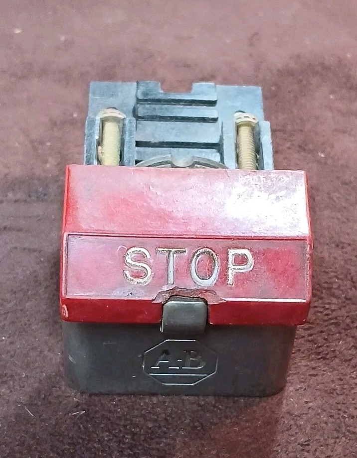 Vintage One A-B Emergency Stop Button BUL 800, 600V. MAX F83H, U.S.A.
