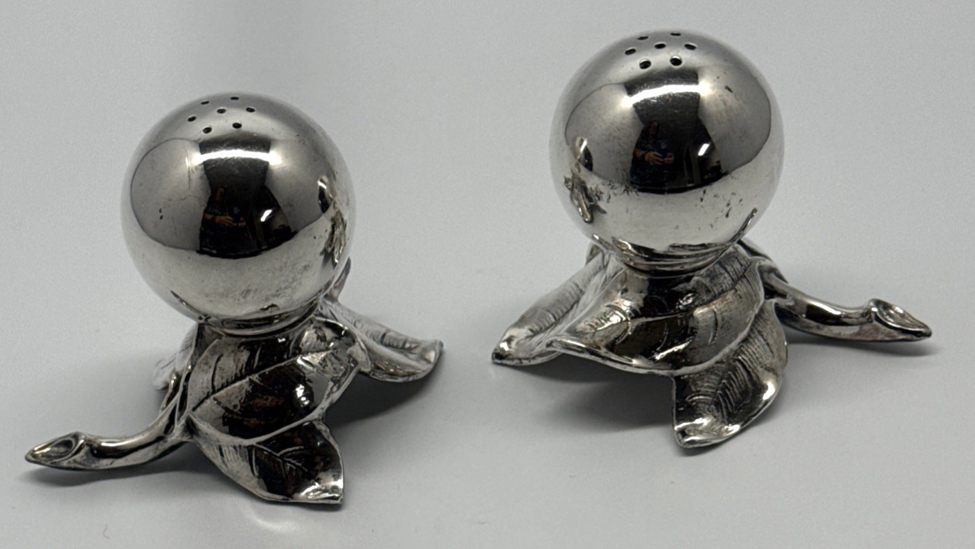 Silverplate Salt & Pepper Shakers WB Weidlich Bros USA VTG Berry Leaves 3" READ