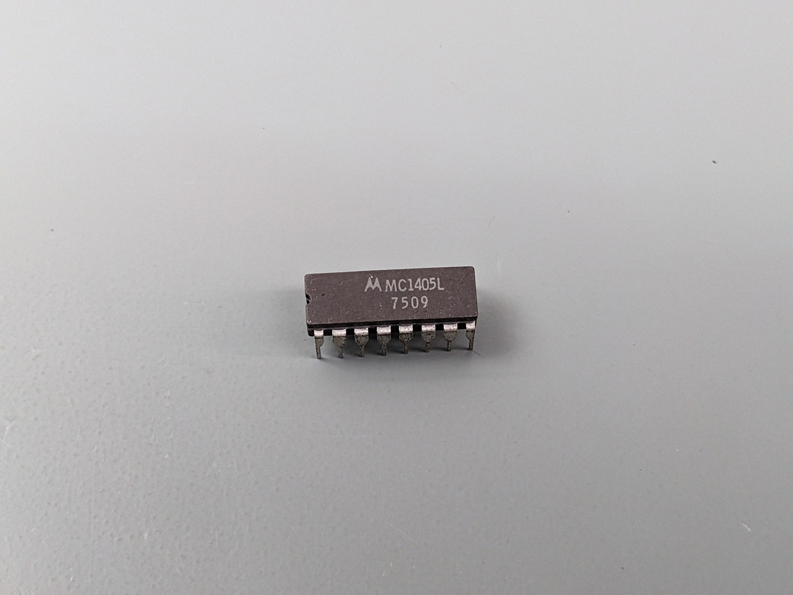 Motorola MC1405L 3.5 Digit ADC Subsystem IC
