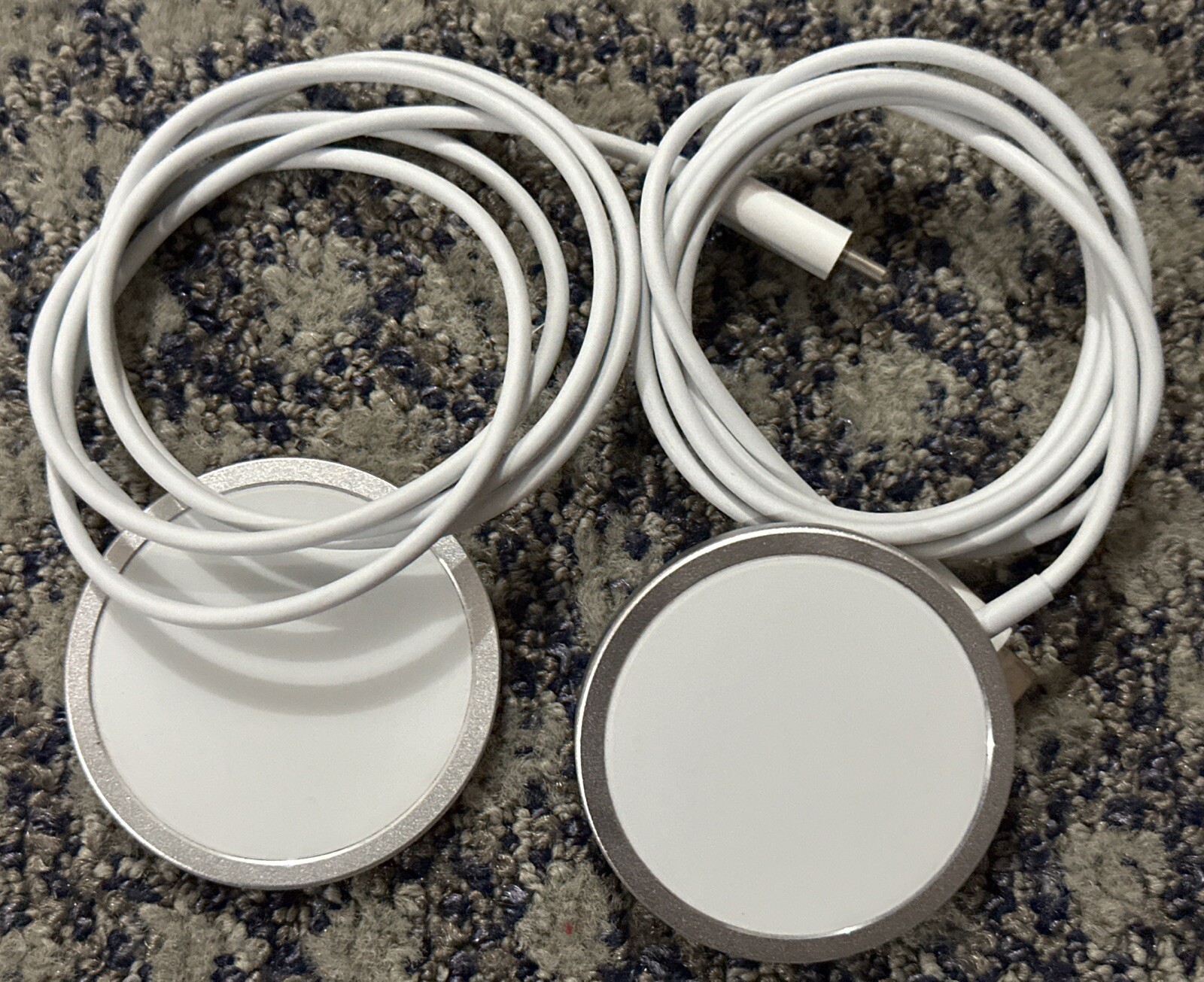 2X USB-C Fast Wireless Magnetic Charger Compatible With Apple iPhone 15 14 13 12