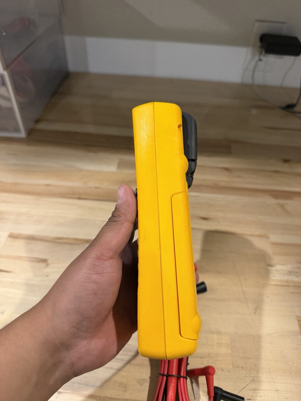 FLUKE 725 MULTIFUNCTION PROCESS CALIBRATOR W/ LEADS & CLIPS FREE SHIPPING TESTED