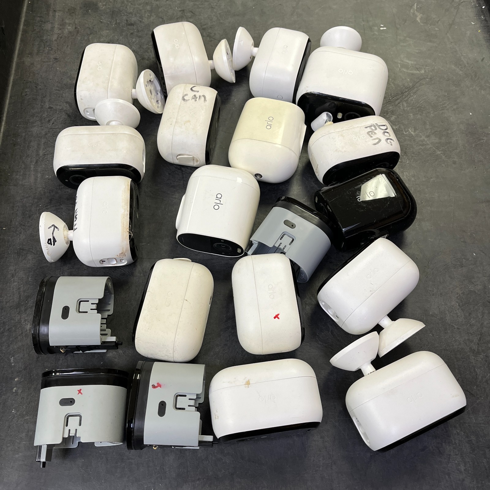 ARLO different cameras (Lot of  20) FOR PARTS!