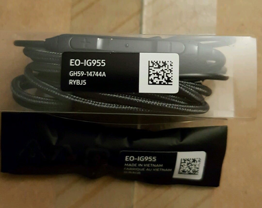 1 New OEM Original Samsung GS9 AKG Ear Buds Headphones EO-IG955, NO BASS