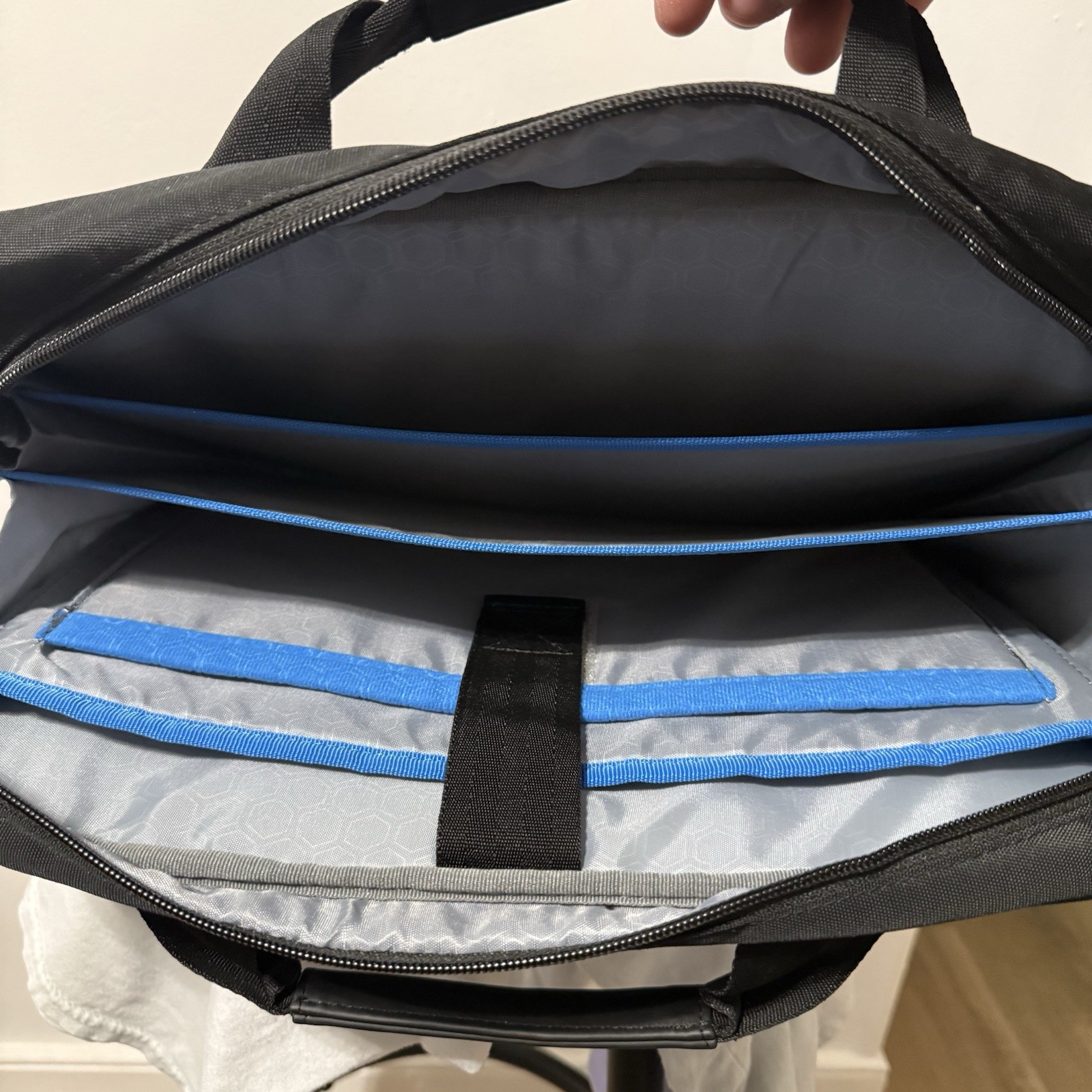 Dell Laptop Briefcase 16”x11” Missing Shoulder Strap Otherwise Great Condition
