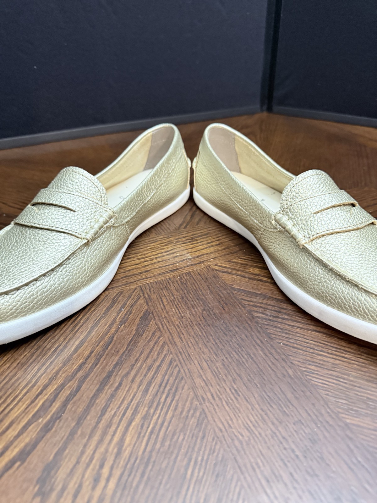 COLE HAAN Women's SOFT GOLD PINCH WEEKENDER Penny Shoe LOAFER SIZE 10.5