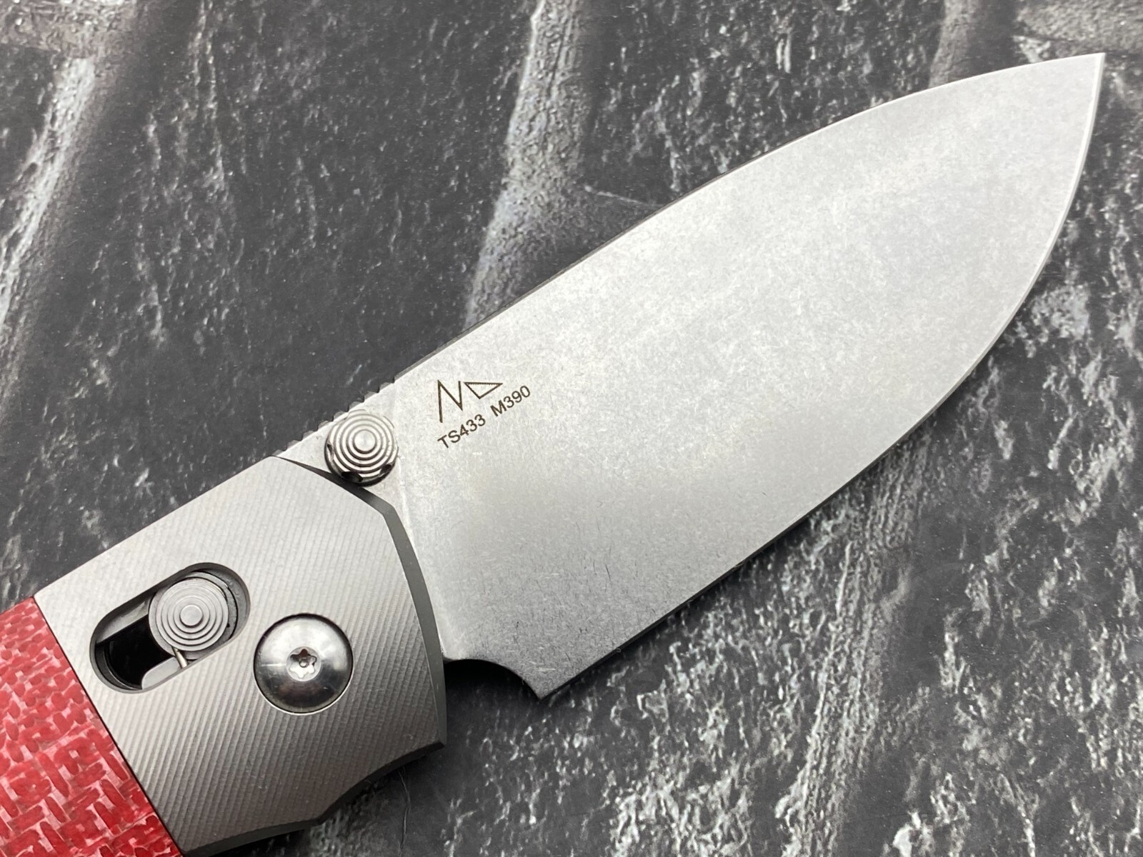 TwoSun TS433-M390-Red Folding Knife Titanium/CF Handle Axis Lock Pocket Knife
