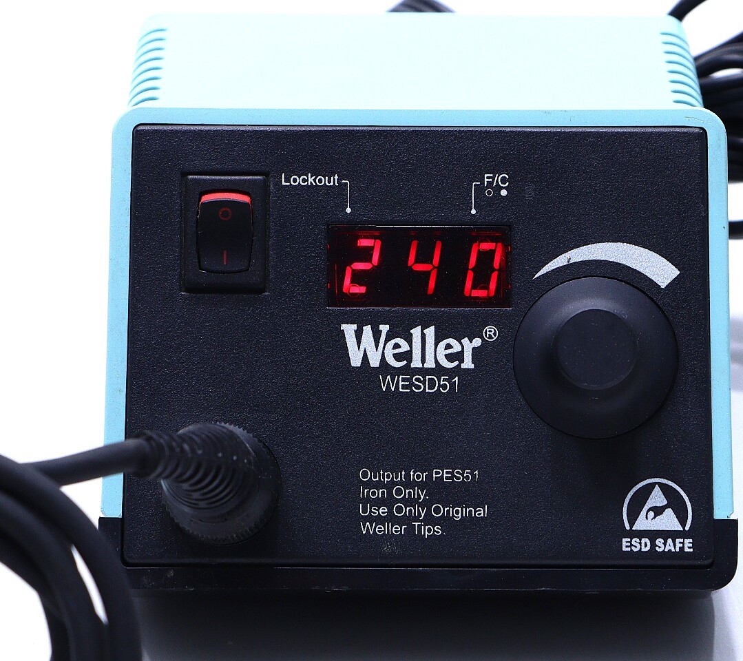 WELLER WESD51 SOLDERING STATION