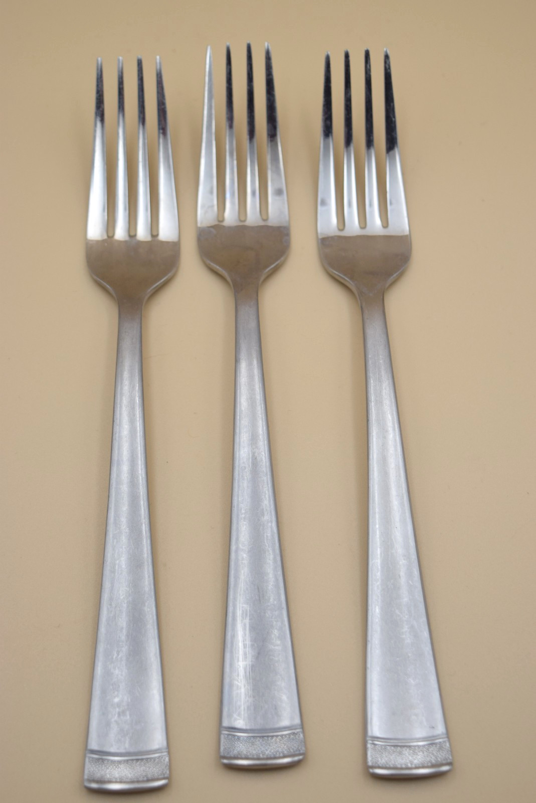 16pc Cambridge Solvay Sand Pebble Flatware Knives Serving Spoon Dinner Fork