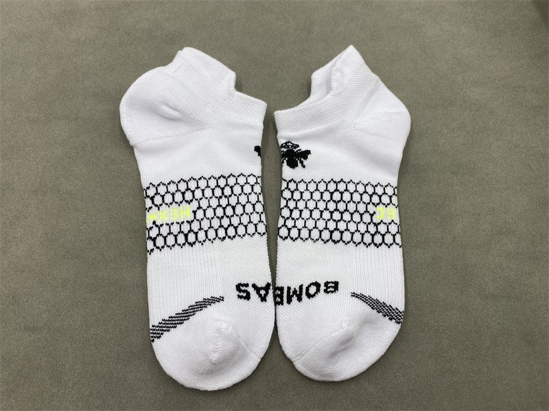 Bombas Men Size L Performance All sports Ankle Socks 3 Pairs White
