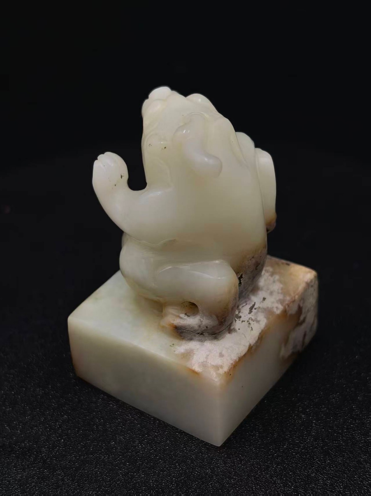China jade sculpture seal bear pattern white jade seal