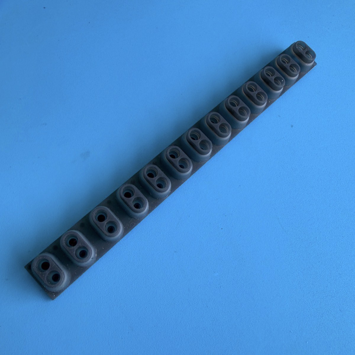 YAMAHA EZ-220 Keyboard Replacement Part: 13-Key Conductive Contact Rubber Pad